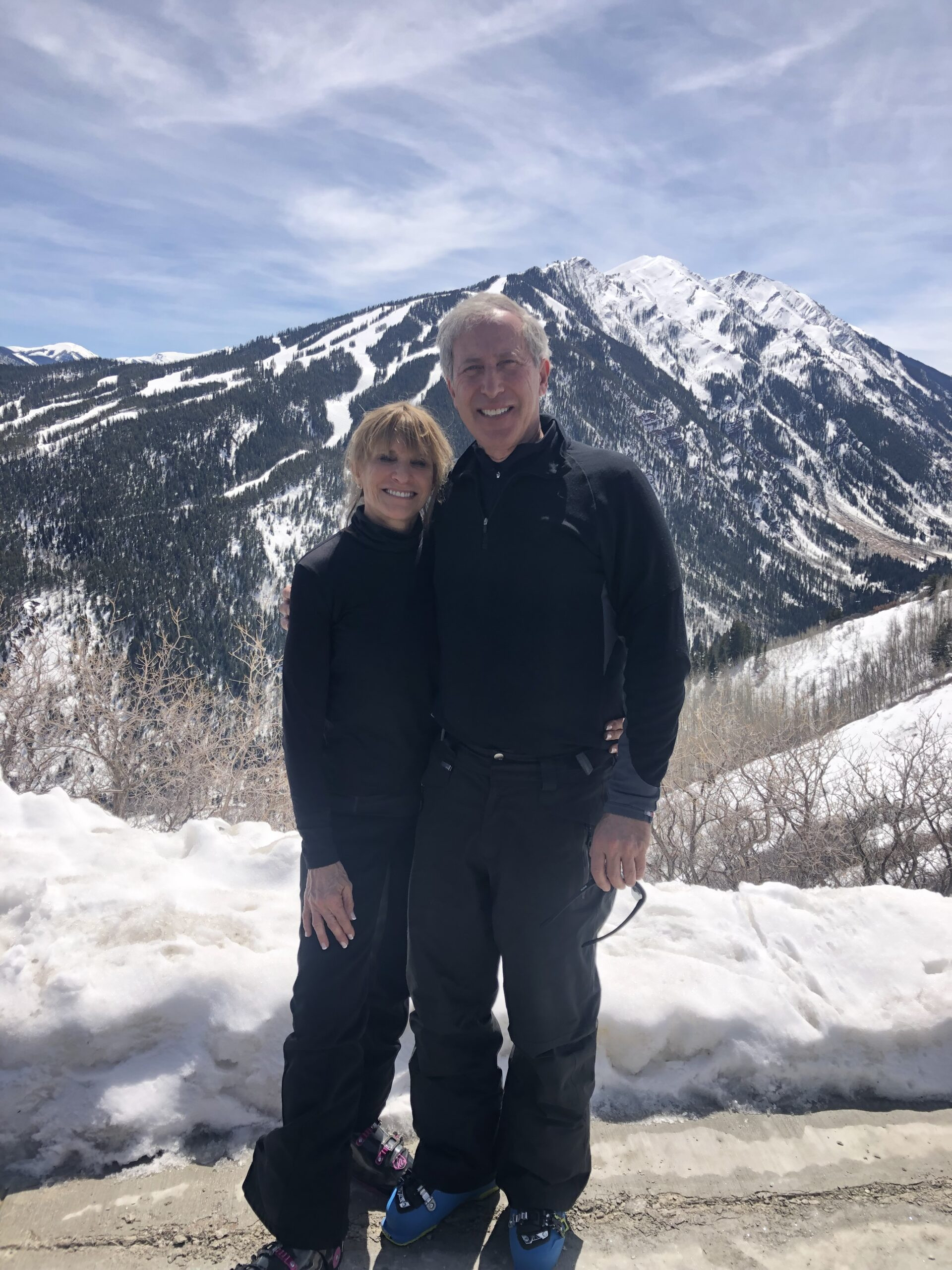 Joel Shapiro and his wife, Cindy, enjoying snow skiing